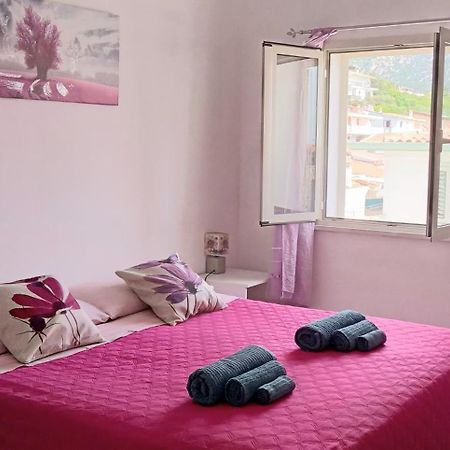 Casa Rosa Leilighet Cala Gonone Eksteriør bilde